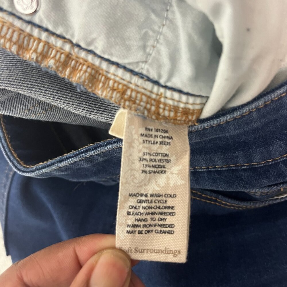2/$30 Soft Surroundings Bermuda Shorts Blue PL - Picture 5 of 5